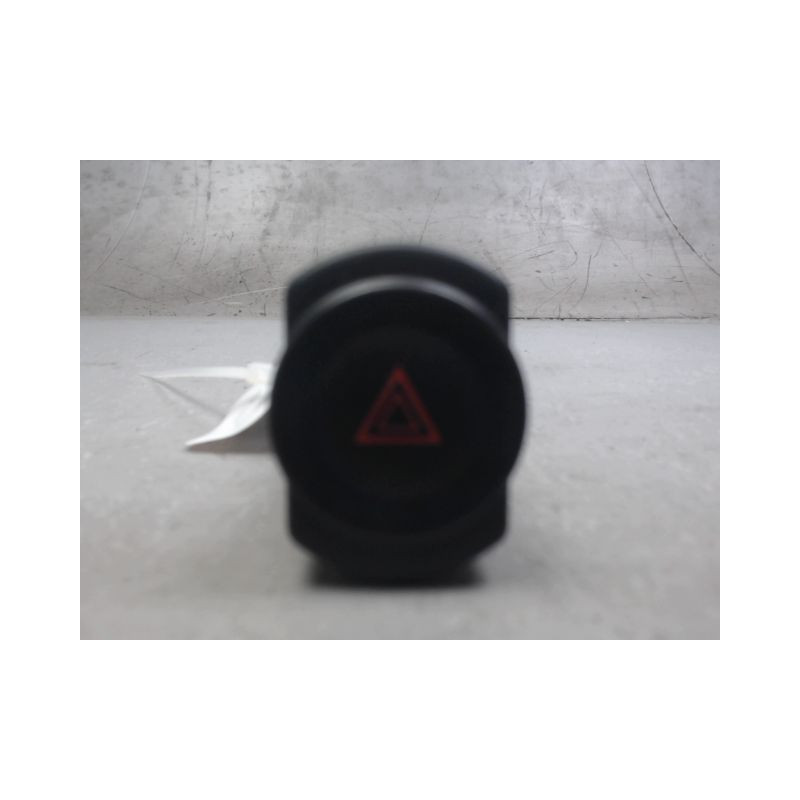 BOUTON DE WARNING DACIA DUSTER 2010-