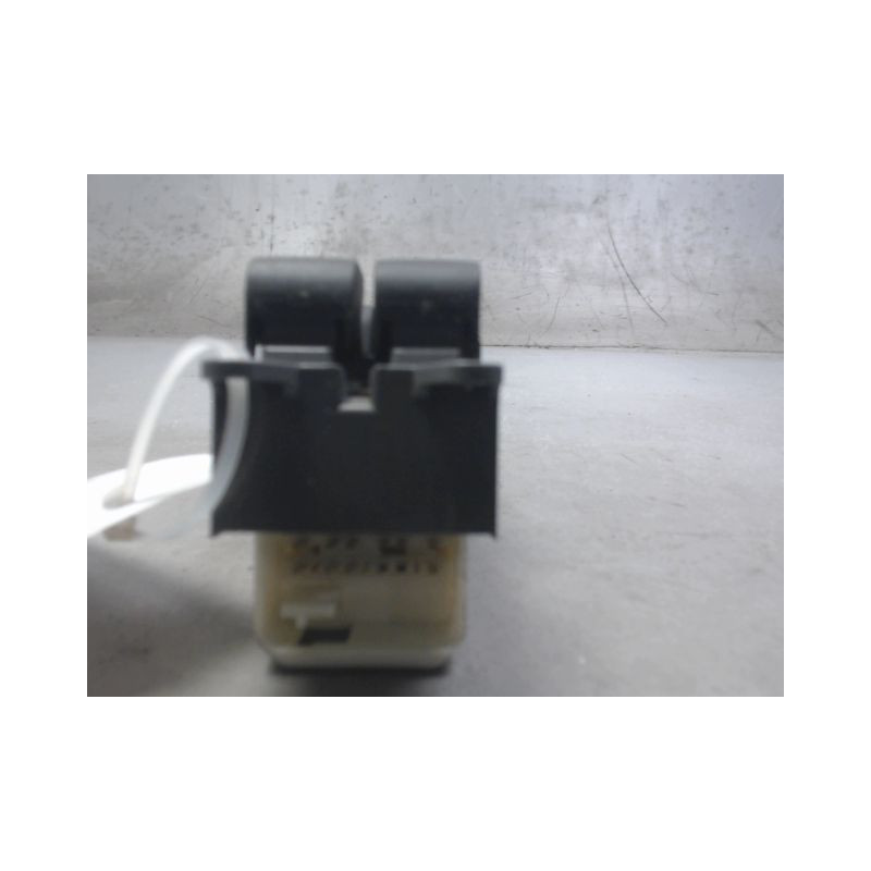 COMMANDE LEVE-GLACE PORTE AVG TOYOTA YARIS