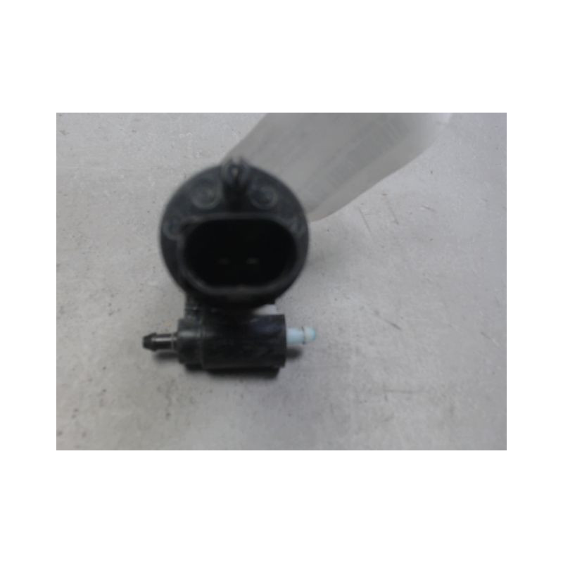 POMPE LAVE-GLACE AVANT MERCEDES CLASSE B