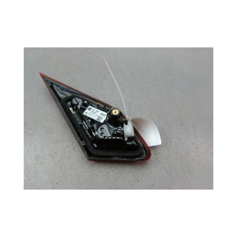 FEU ARRIERE INTERIEUR DROIT OPEL CORSA 2010-