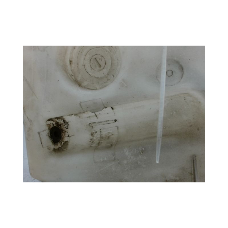 RESERVOIR LAVE-GLACE AVANT VOLKSWAGEN GOLF VI 2008-