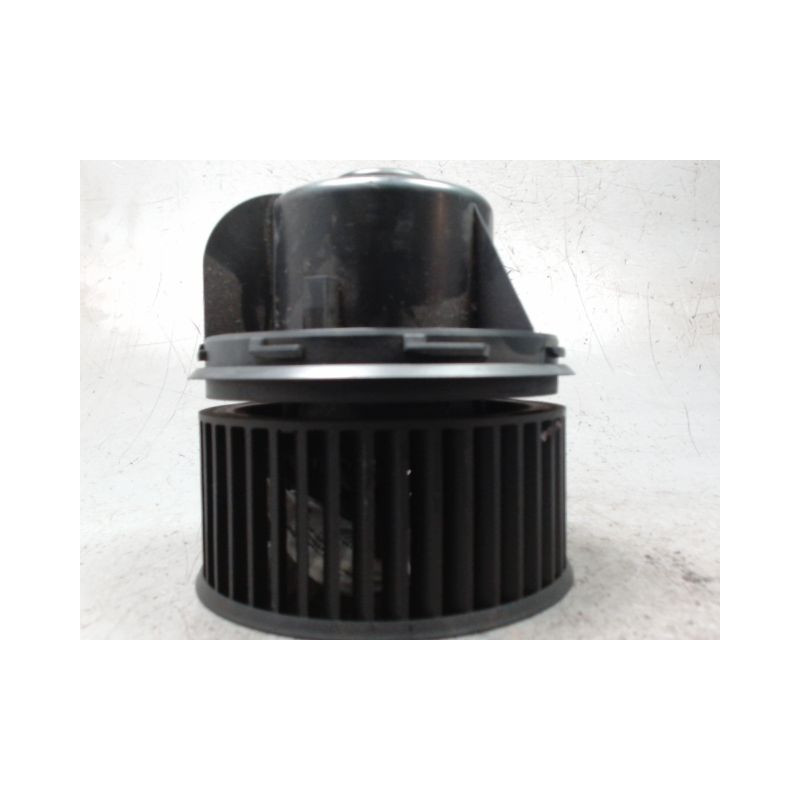 MOTEUR VENTILATEUR CHAUFFAGE FORD FOCUS