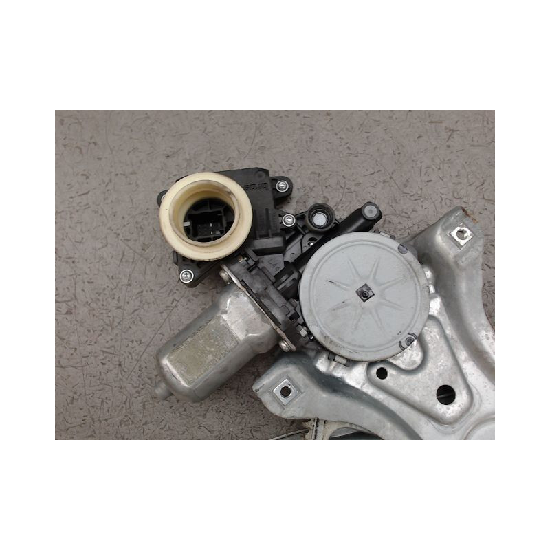 MECANISME LEVE-GLACE ARRIERE DROIT TOYOTA AURIS