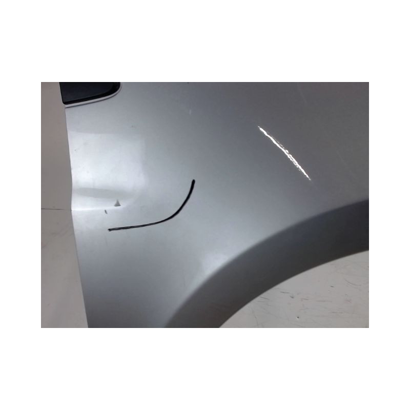 AILE AVANT DROIT RENAULT CLIO III 2009-