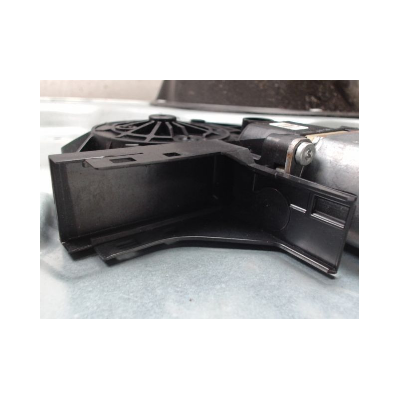MECANISME+MOTEUR LEVE-GLACE AVANT DROIT FORD FOCUS 2008-