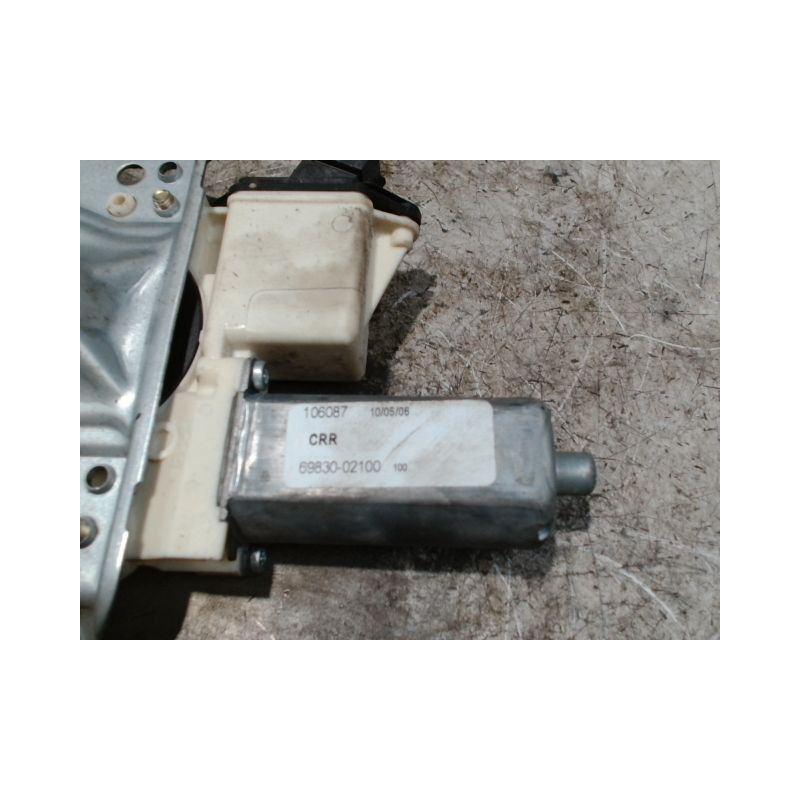 MECANISME+MOTEUR LEVE-GLACE ARRIERE DROIT TOYOTA COROLLA 2004-