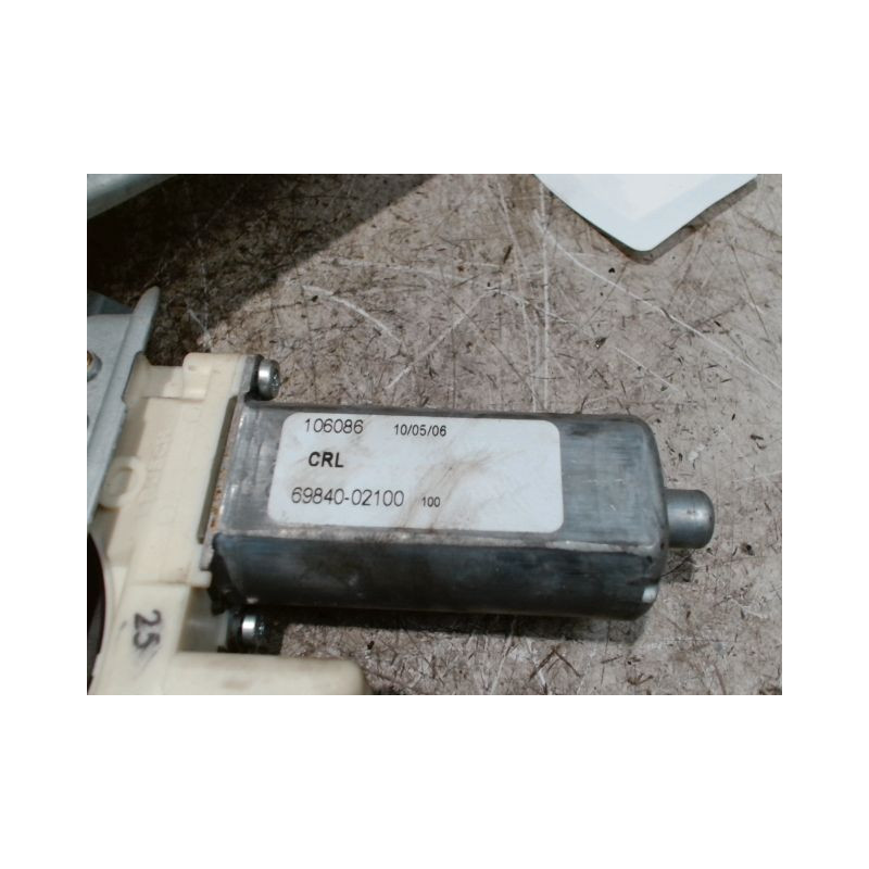MECANISME+MOTEUR LEVE-GLACE ARRIERE GAUCHE TOYOTA COROLLA 2004-