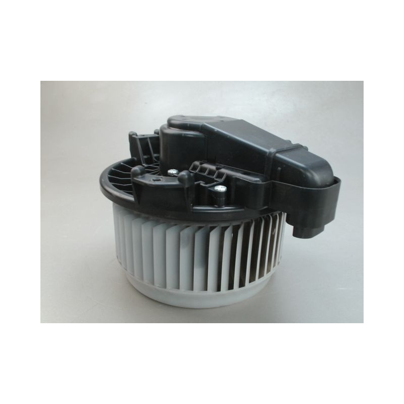 MOTEUR VENTILATEUR CHAUFFAGE TOYOTA RAV4