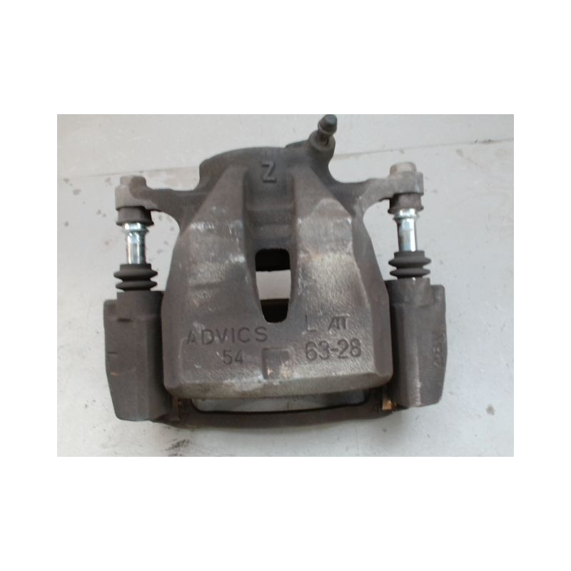 ETRIER DE FREIN AVANT GAUCHE TOYOTA RAV4