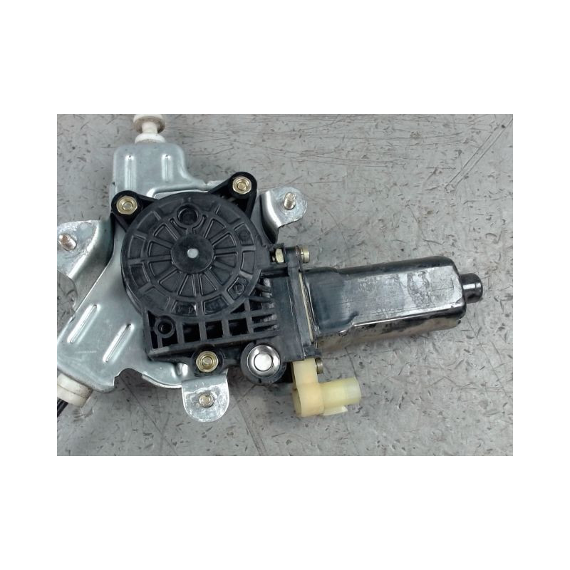 MECANISME+MOTEUR LEVE-GLACE AVANT DROIT HYUNDAI GETZ 02-05