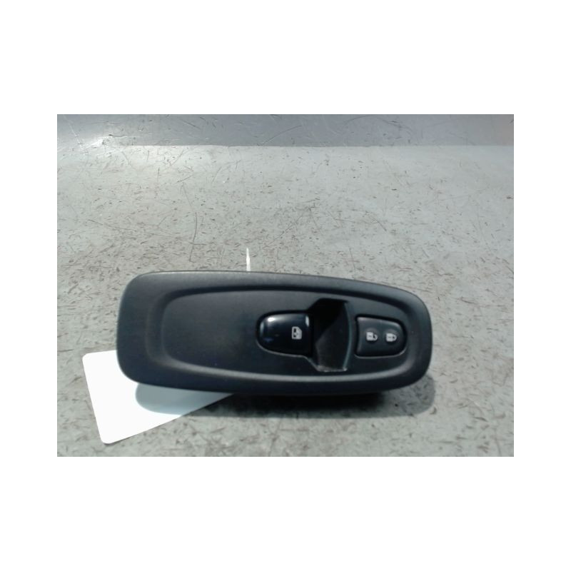 COMMANDE LEVE-GLACE PORTE AVD RENAULT KADJAR