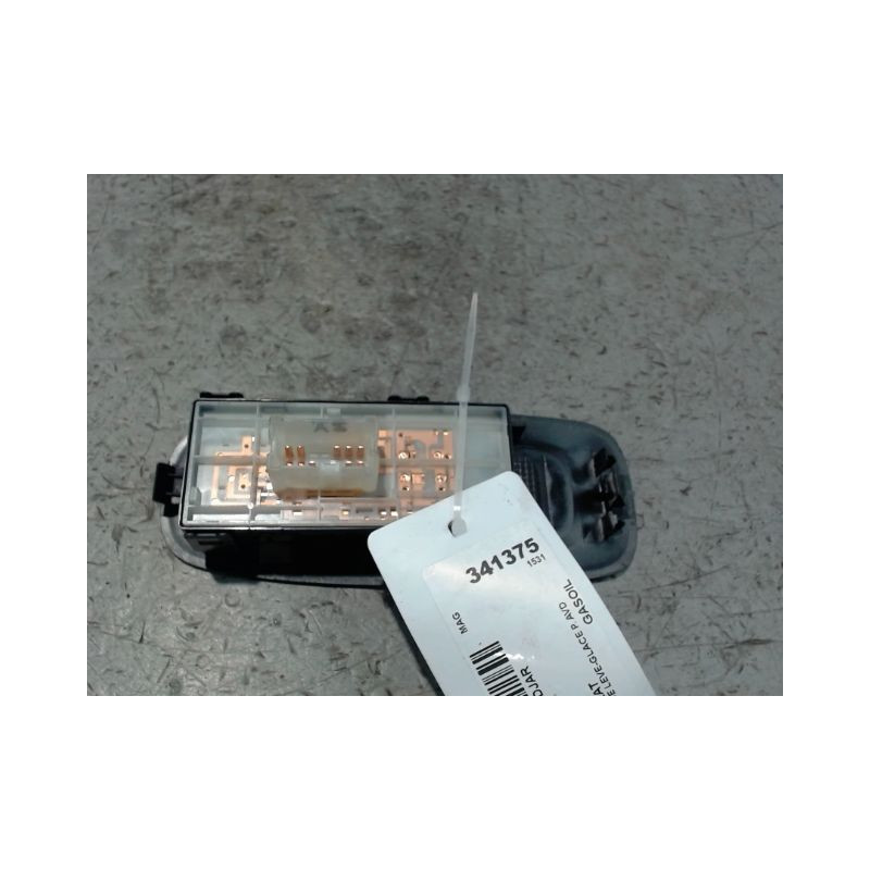 COMMANDE LEVE-GLACE PORTE AVD RENAULT KADJAR