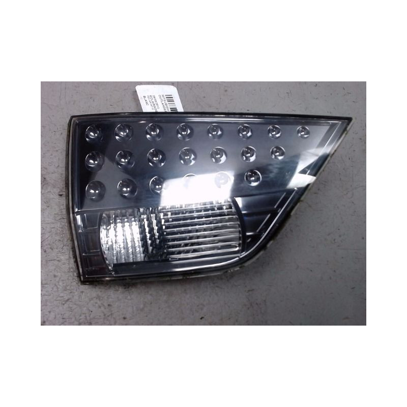 FEU ARRIERE INTERIEUR GAUCHE MITSUBISHI OUTLANDER