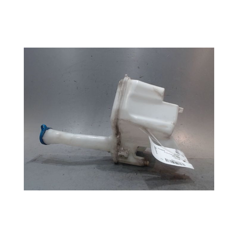 RESERVOIR LAVE-GLACE AVANT TOYOTA YARIS
