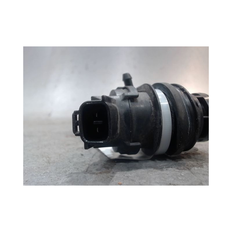 POMPE LAVE-GLACE AVANT MAZDA 3