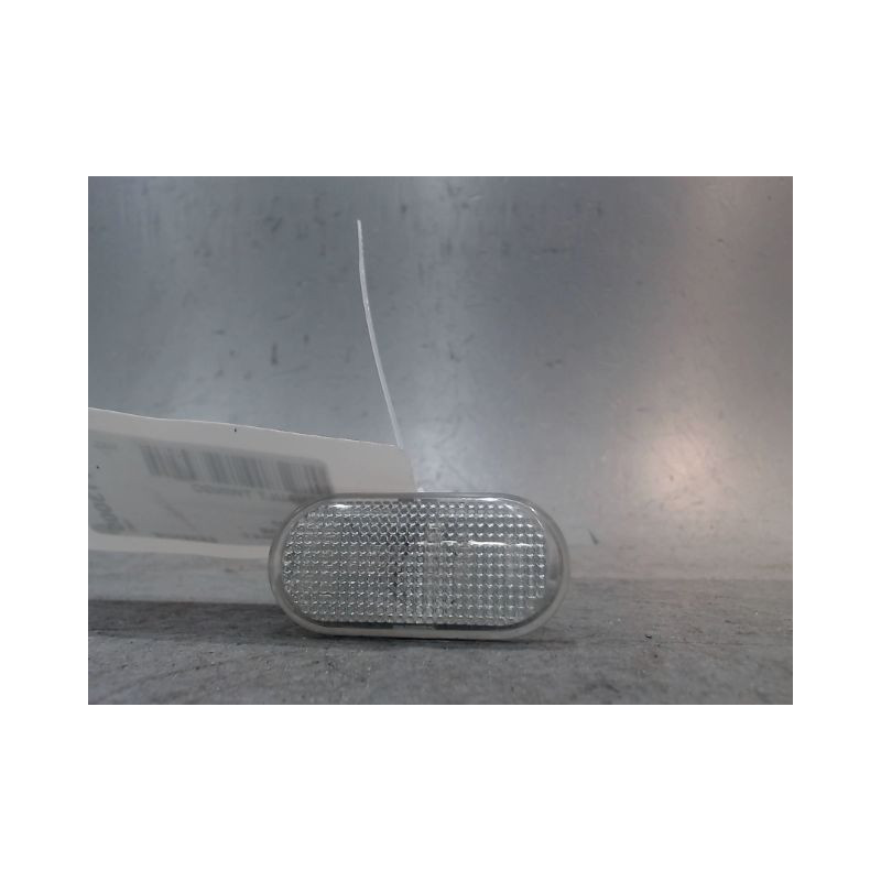 REPETITEUR AILE DROIT RENAULT TWINGO