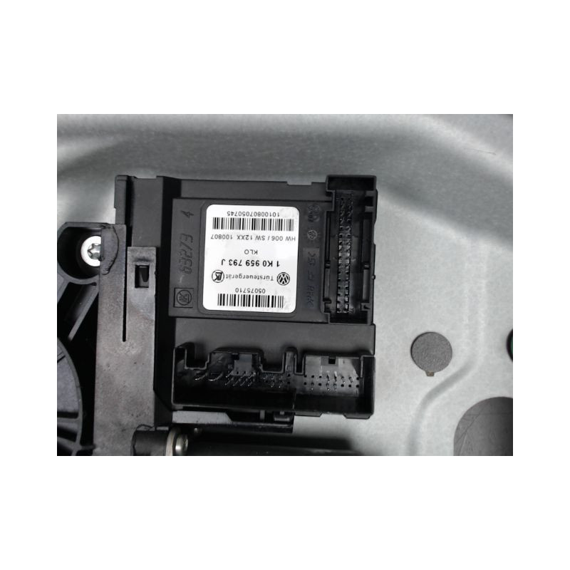 MECANISME+MOTEUR LEVE-GLACE AVANT GAUCHE VOLKSWAGEN TOURAN