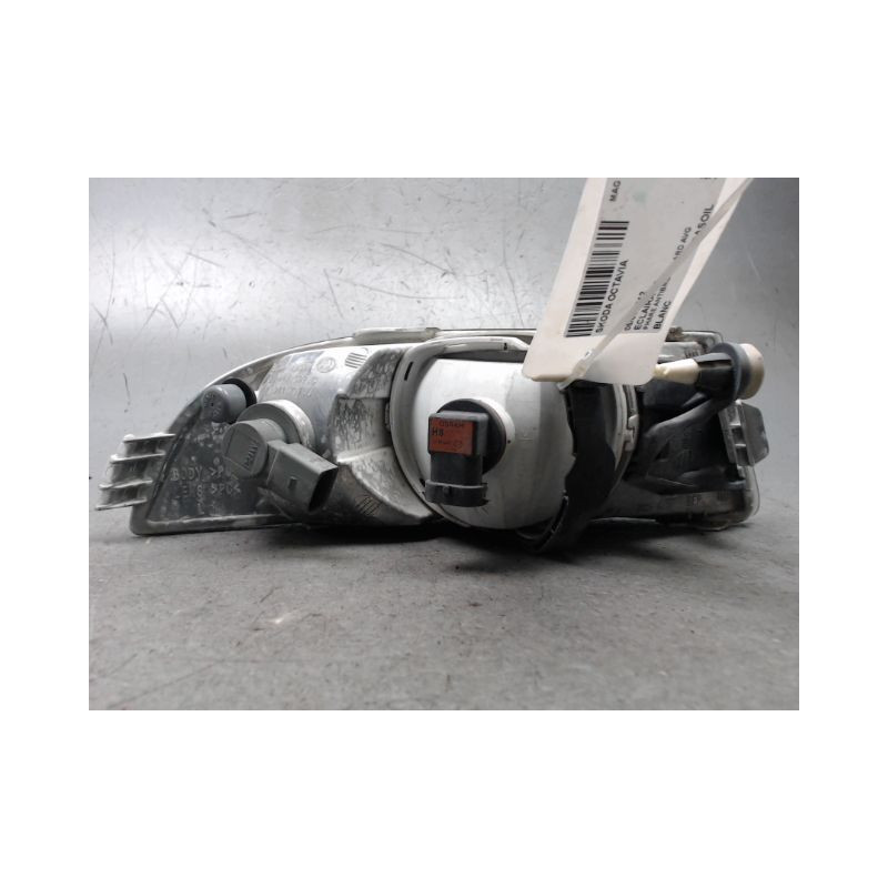 PHARE ANTIBROUILLARD AVANT GAUCHE SKODA OCTAVIA