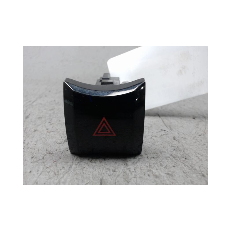 BOUTON DE WARNING CITROEN C-ZERO