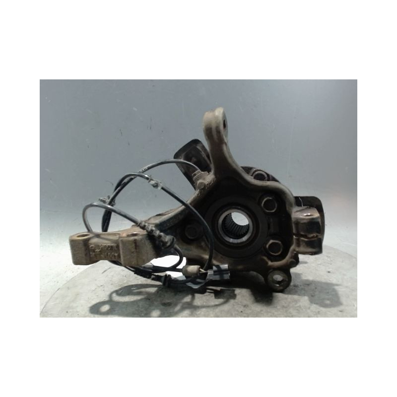 PIVOT AVANT DROIT NISSAN NV200