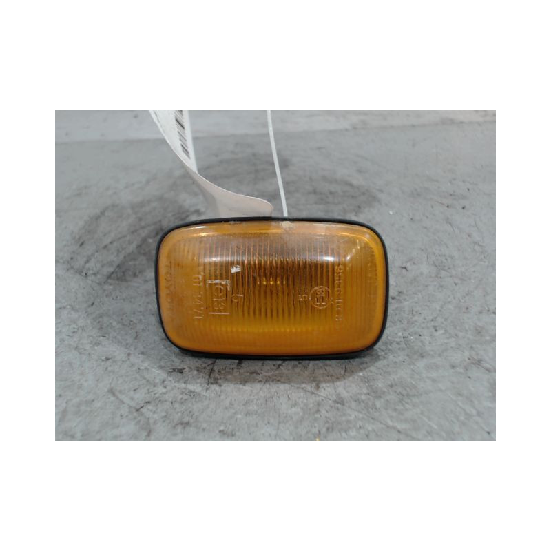 REPETITEUR AILE DROIT TOYOTA HILUX