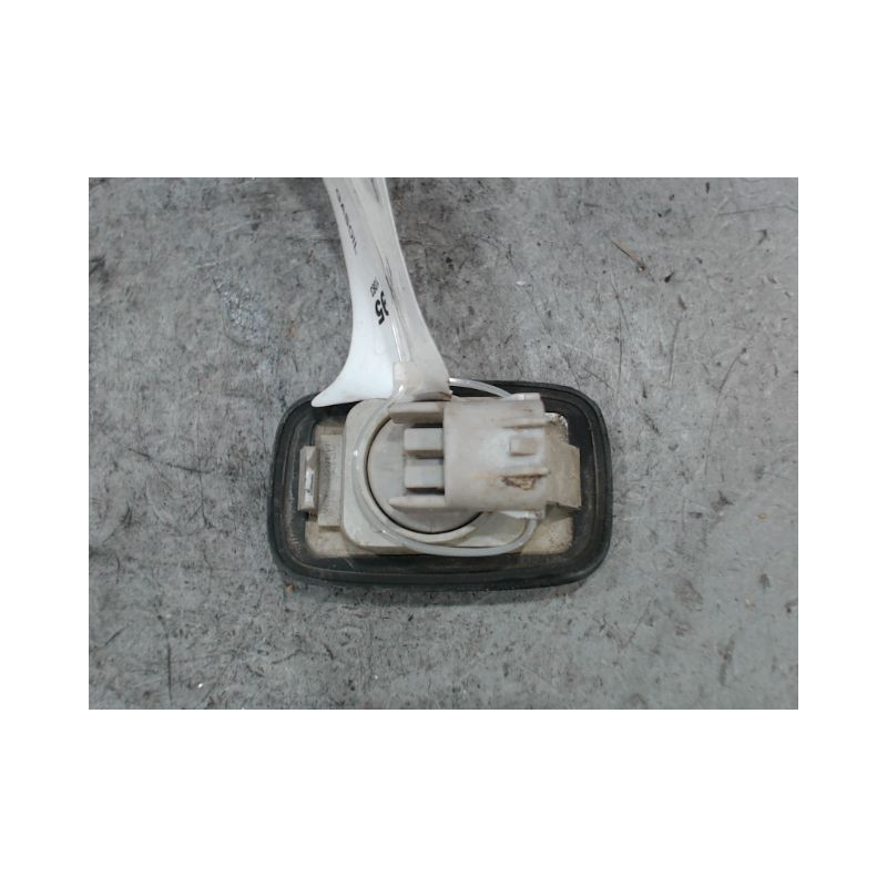 REPETITEUR AILE DROIT TOYOTA HILUX