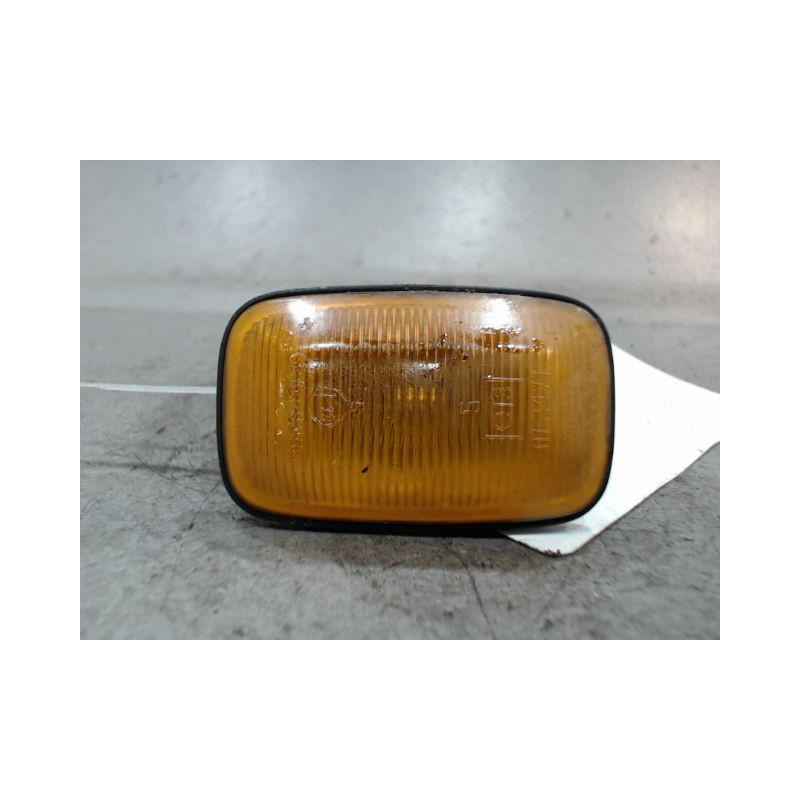 REPETITEUR AILE GAUCHE TOYOTA HILUX
