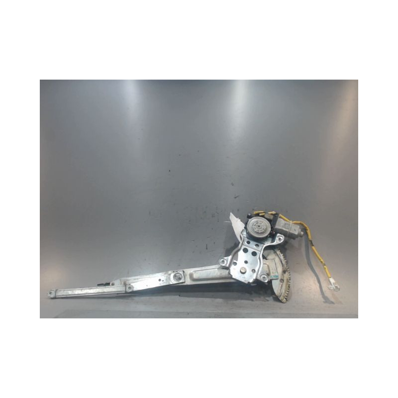 MECANISME+MOTEUR LEVE-GLACE AVANT DROIT TOYOTA HILUX