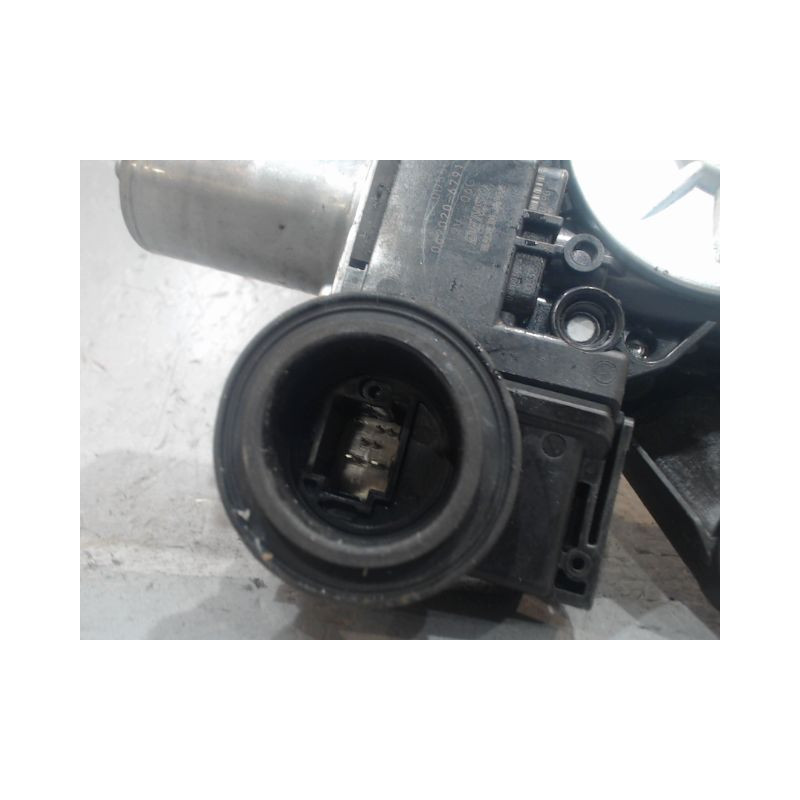 MECANISME+MOTEUR LEVE-GLACE ARRIERE DROIT TOYOTA YARIS CRO