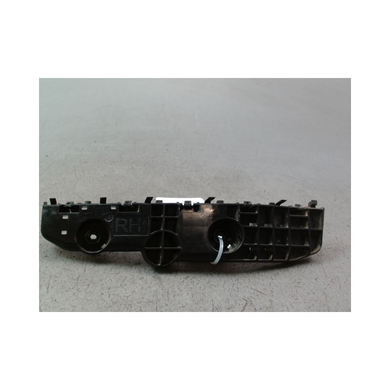 SUPPORT PARE-CHOC ARD NISSAN MICRA 2009-