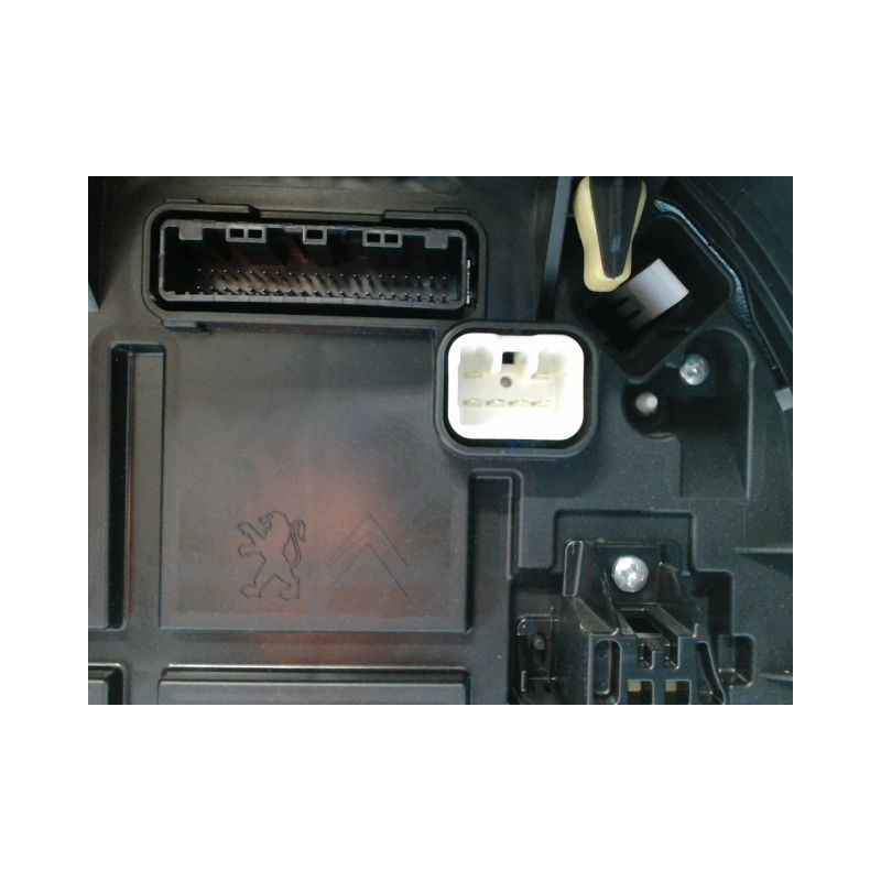 BLOC COMPTEURS TOYOTA AYGO 5P