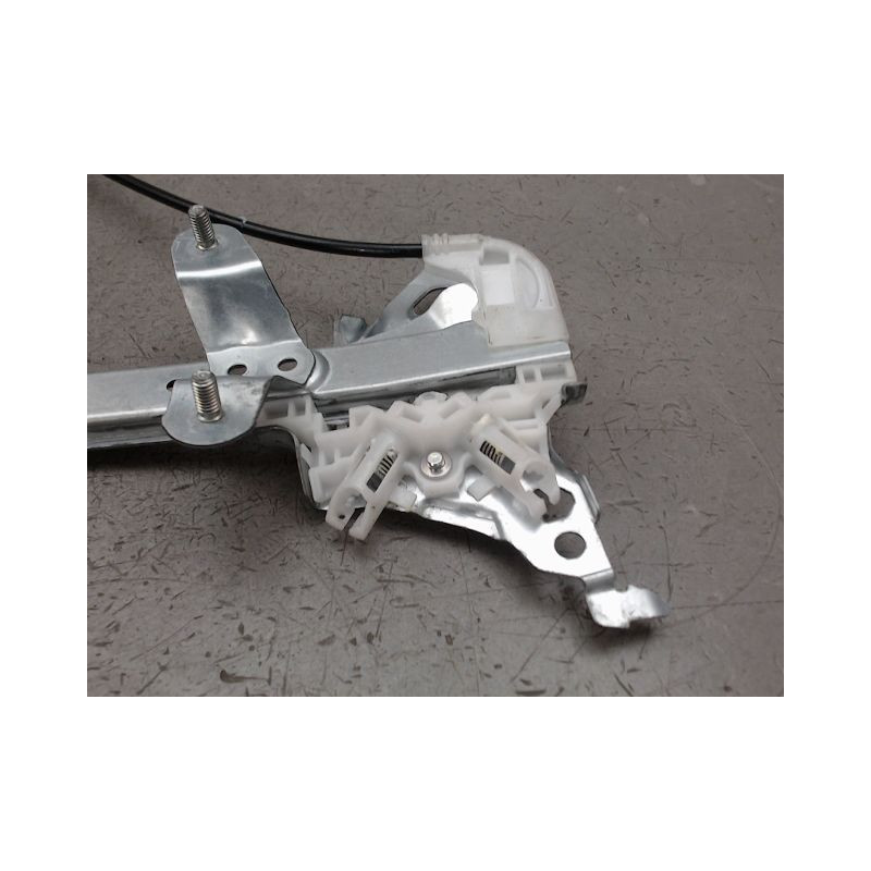 MECANISME LEVE-GLACE ARRIERE DROIT TOYOTA RAV4