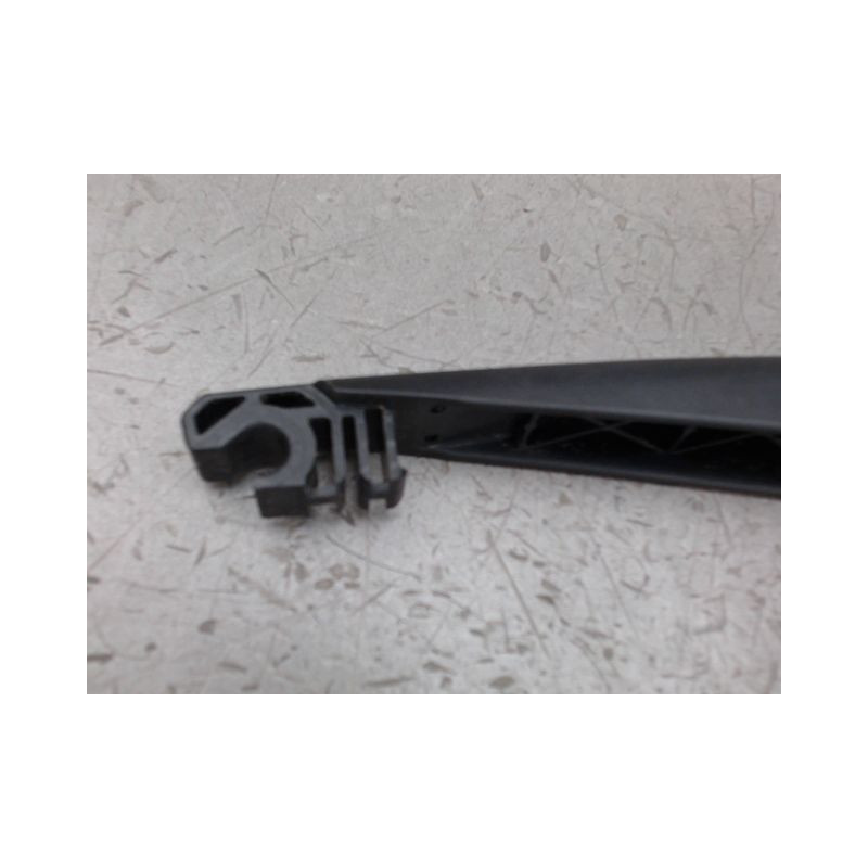 BRAS ESSUIE-GLACE ARRIERE TOYOTA RAV4