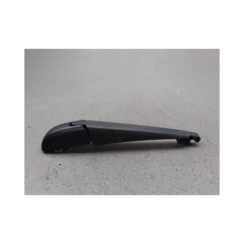 BRAS ESSUIE-GLACE ARRIERE TOYOTA AURIS