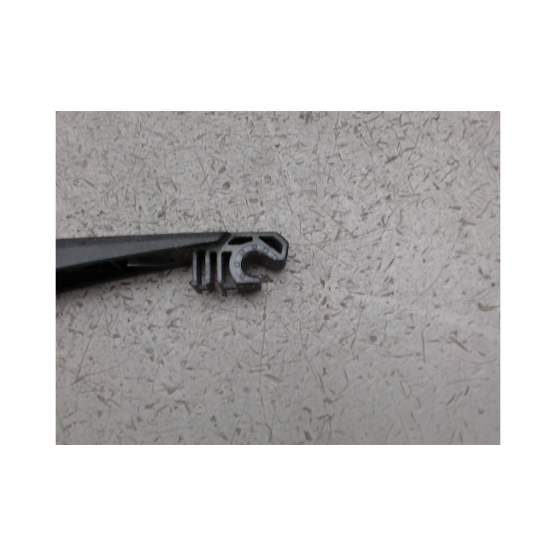 BRAS ESSUIE-GLACE ARRIERE TOYOTA AURIS