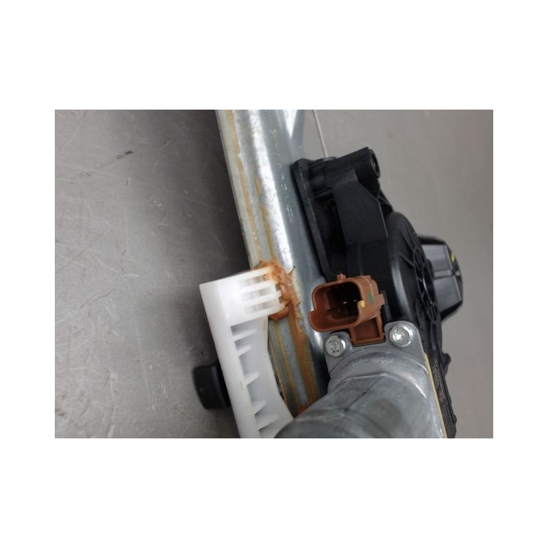 MECANISME LEVE-GLACE ARRIERE DROIT DACIA SANDERO