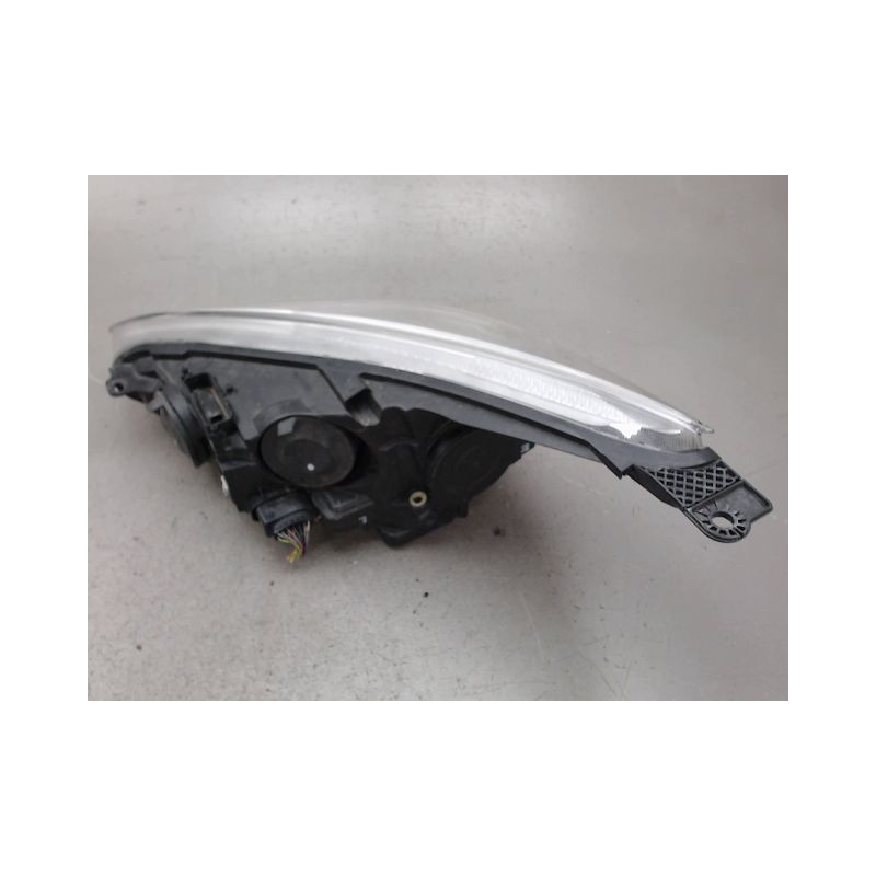 PHARE DROIT FORD FOCUS
