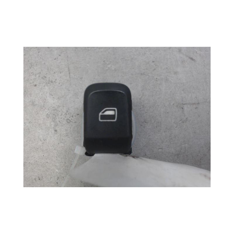 COMMANDE LEVE-GLACE PORTE AVD AUDI A3 SPORTBACK