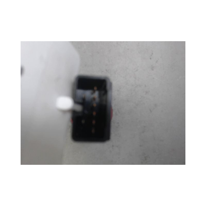 BOUTON DE WARNING KIA SORENTO