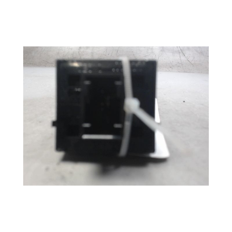 COMMANDE LEVE-GLACE PORTE AVG FIAT PUNTO