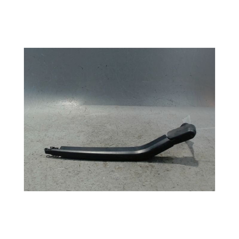 BRAS ESSUIE-GLACE ARRIERE HYUNDAI I20