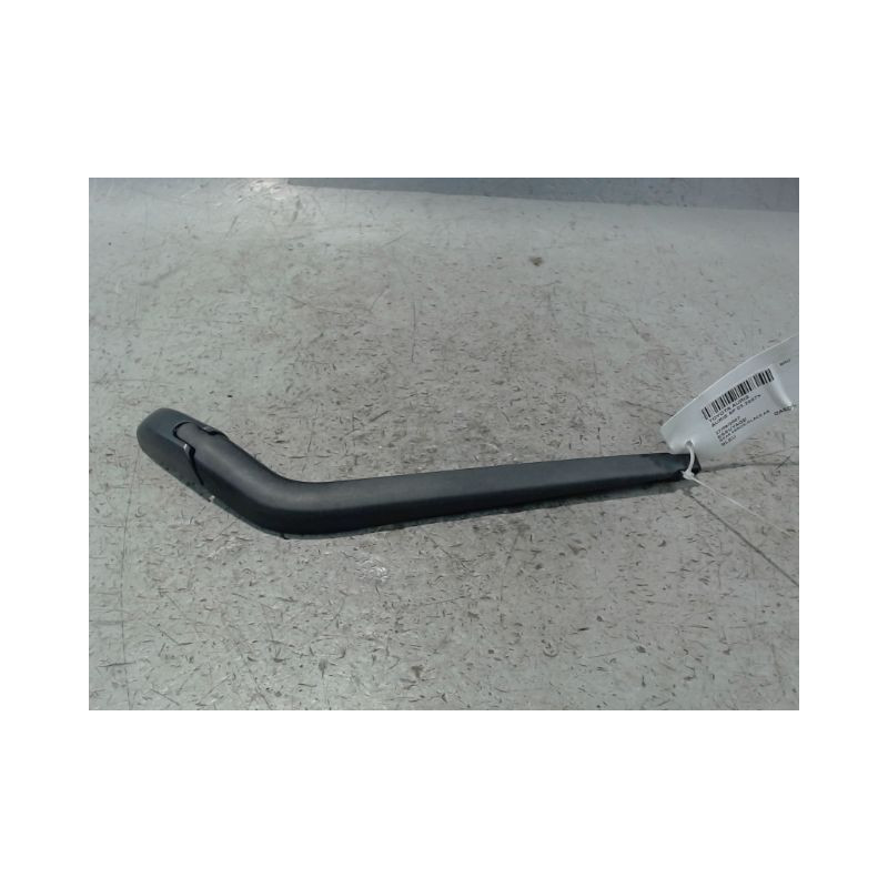 BRAS ESSUIE-GLACE ARRIERE TOYOTA AURIS 2007-