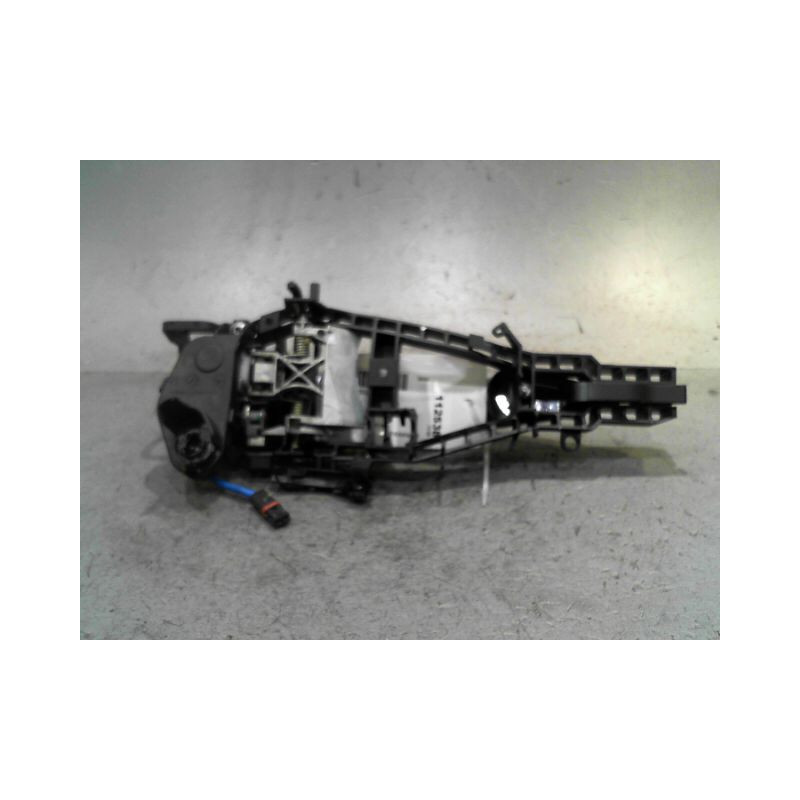 POIGNEE EXTERIEURE PORTE AVANT GAUCHE BMW M140L