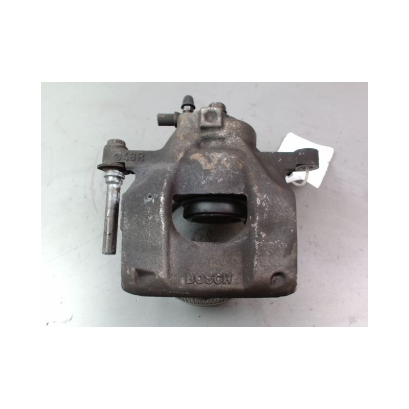 ETRIER DE FREIN AVANT DROIT TOYOTA AYGO 3P