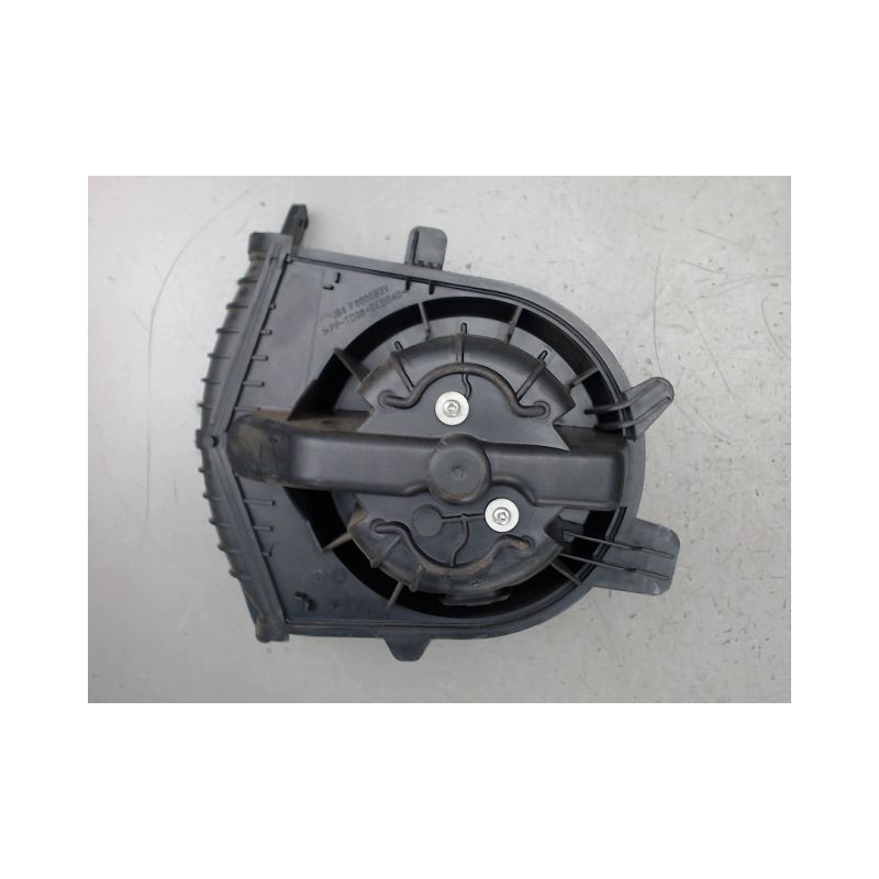 MOTEUR VENTILATEUR CHAUFFAGE RENAULT MEGANE