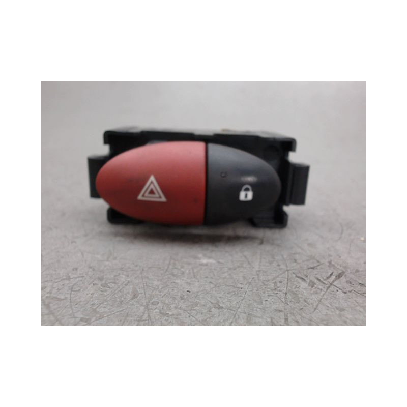 BOUTON DE WARNING RENAULT MASTER