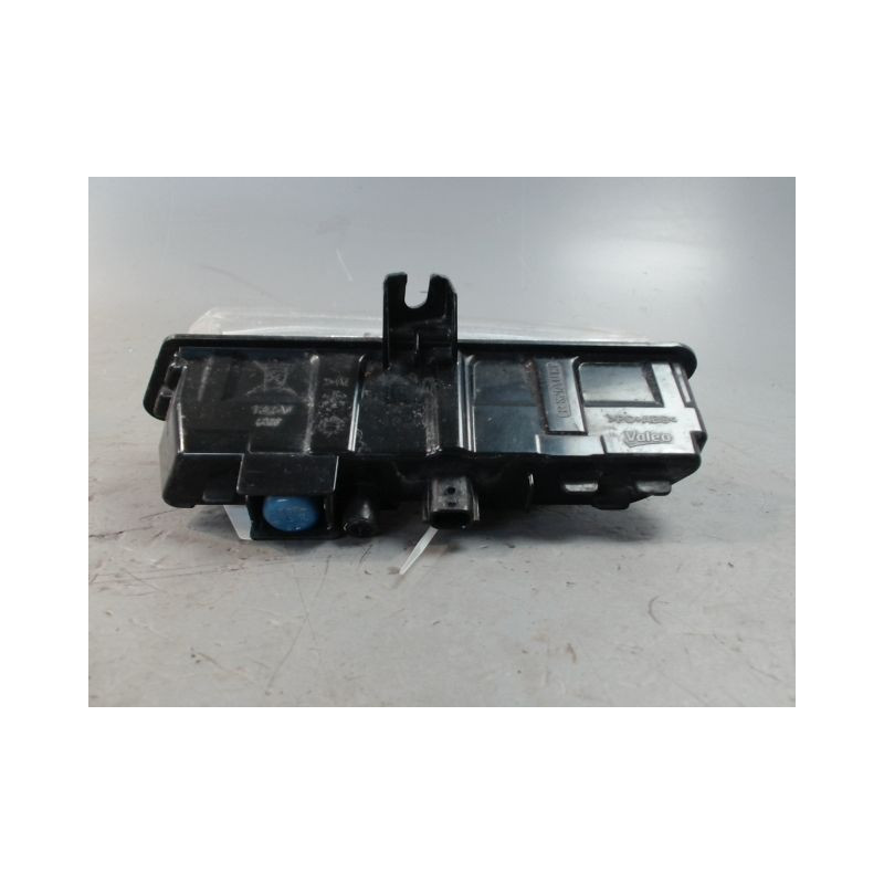FEUX AVG RENAULT CLIO IV