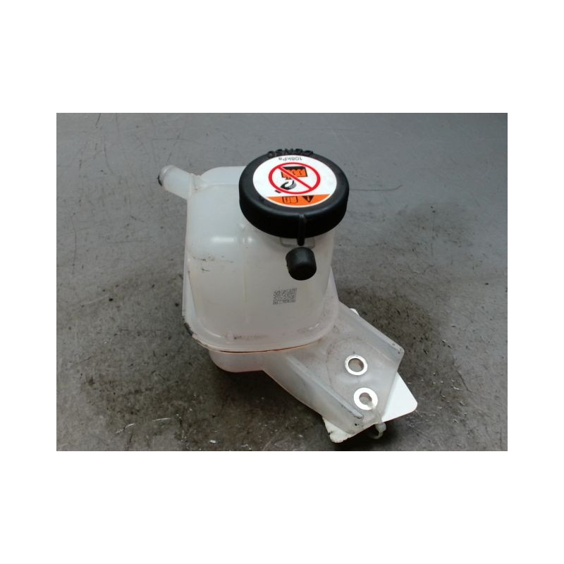 VASE EXPANSION TOYOTA YARIS CRO