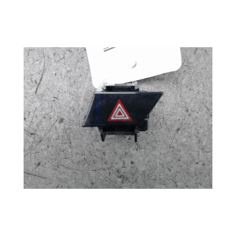 BOUTON DE WARNING OPEL CORSA