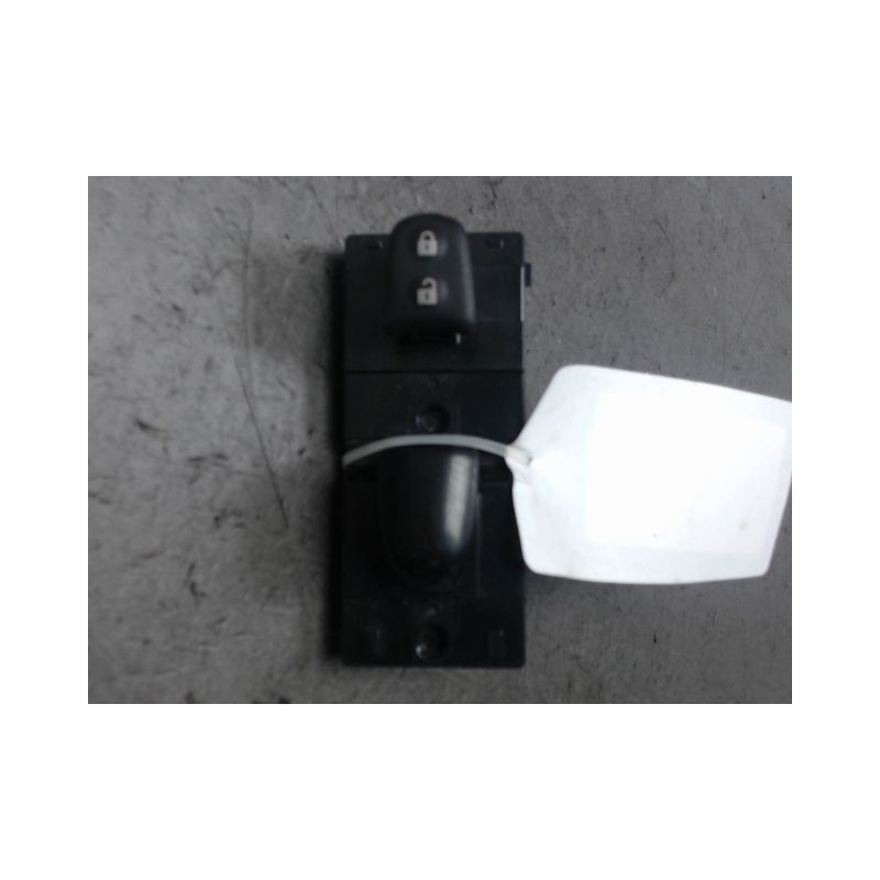COMMANDE LEVE-GLACE PORTE AVD NISSAN QASHQAI